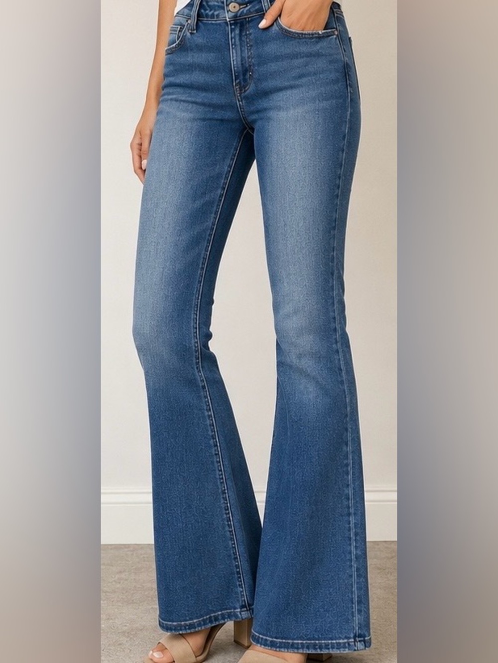 FLYING MONKEY MID RISE FLARE LEG JEANS MEDIUM (NWT) Size 32